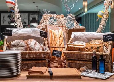 烘焙原材料供应商的全国连锁与网络游戏服务的跨界融合